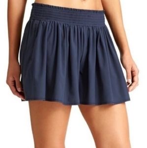 Athleta sz M flowy shorts navy, pockets